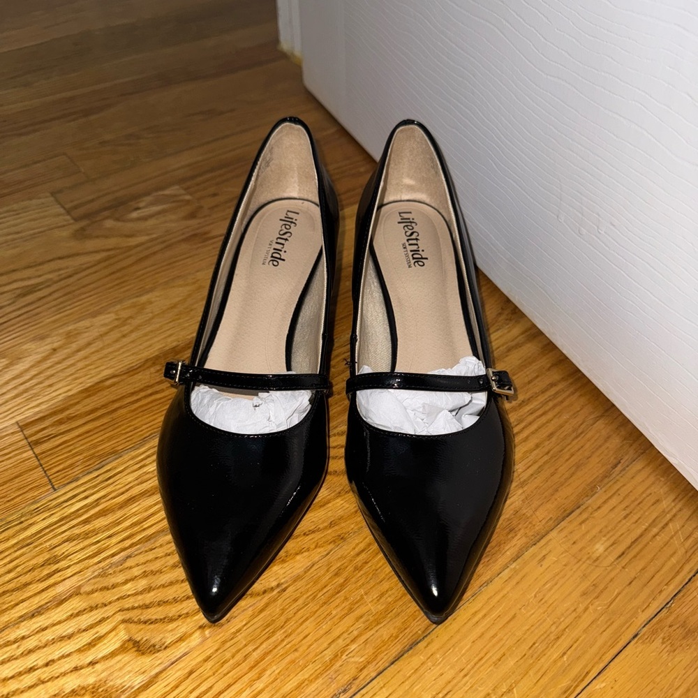 Life Stride Black Mary Jane kitten heel